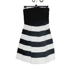 Nwot VIZIO Black And White Fit & Flate Strapless Dress Size: S
